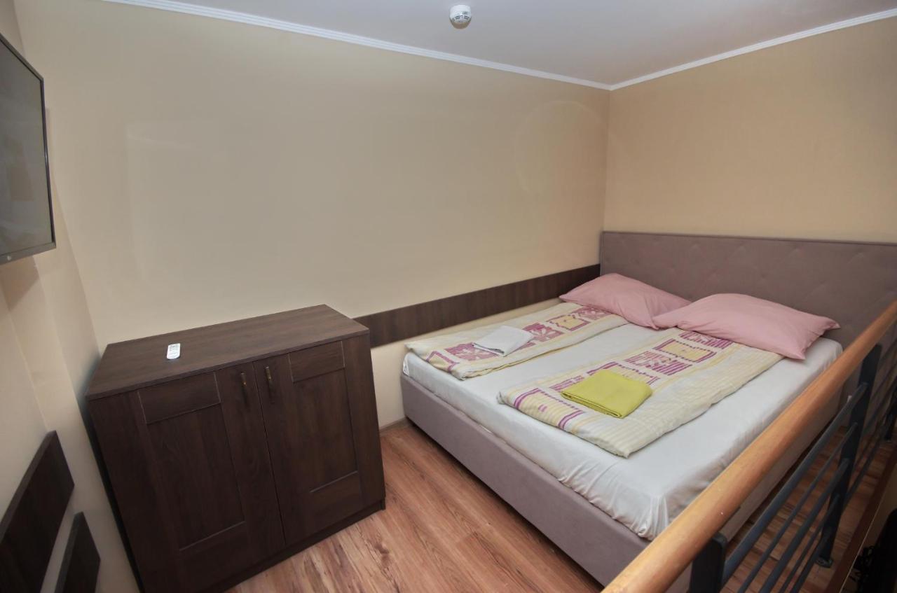 Várfürdő Panzió Gyula Exterior foto